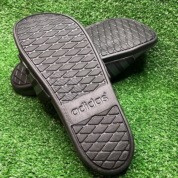 Adidas Slides Sandals Womens size 8 Black Shimmer Striped Slip On Shoes - Picture 3 of 4